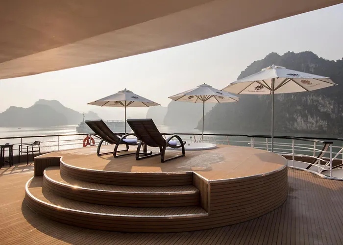  Scarlet Pearl Cruises - Wonder On Lan Ha Bay