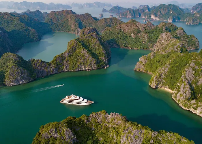  Scarlet Pearl Cruises - Wonder On Lan Ha Bay 5*