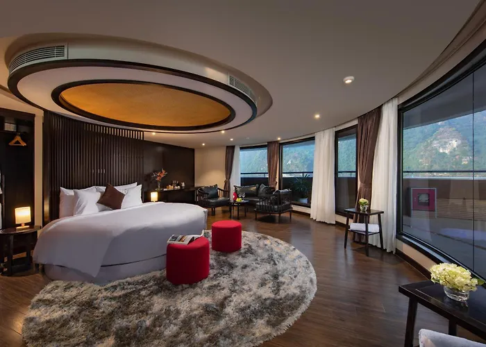  Scarlet Pearl Cruises - Wonder On Lan Ha Bay Hạ Long