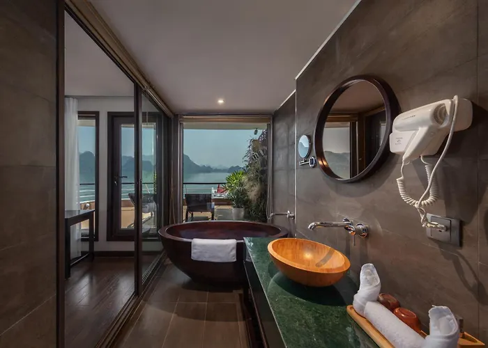 Scarlet Pearl Cruises - Wonder On Lan Ha Bay Hạ Long