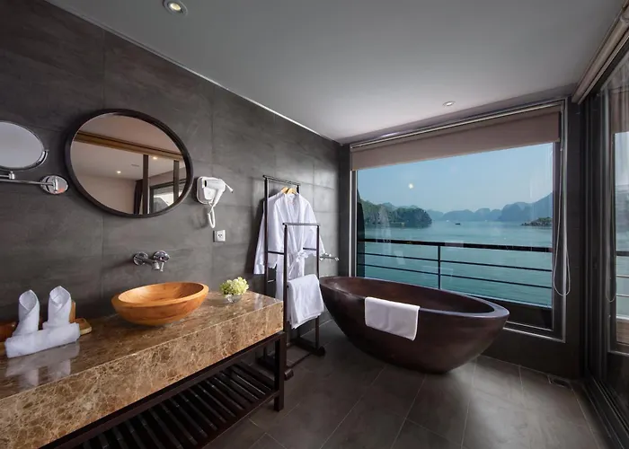  Scarlet Pearl Cruises - Wonder On Lan Ha Bay