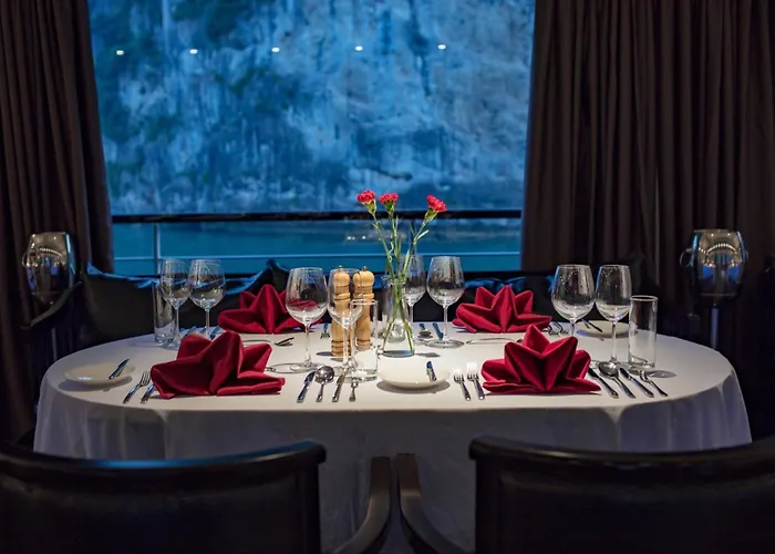 Scarlet Pearl Cruises - Wonder On Lan Ha Bay Hạ Long