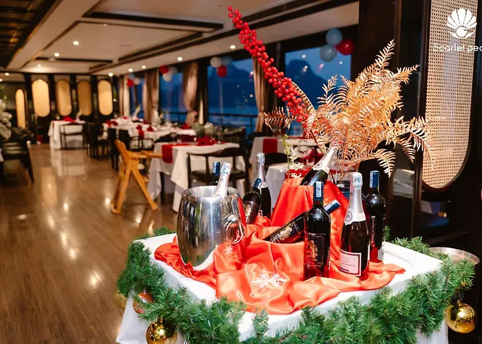 Scarlet Pearl Cruises - Wonder On Lan Ha Bay  5*