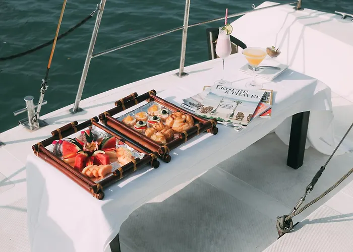 Scarlet Pearl Cruises - Wonder On Lan Ha Bay