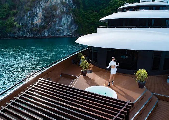 Scarlet Pearl Cruises - Wonder On Lan Ha Bay 5* Hạ Long